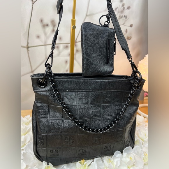 Steve Madden Black Quilted style Crossbody Bag with Chain Strap - Picture 4 of 12